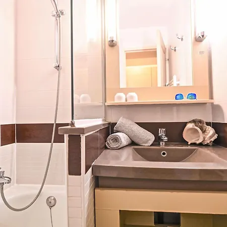 Apartamento Village Cap Esterel - Le Belvedere-19 By Interhome *